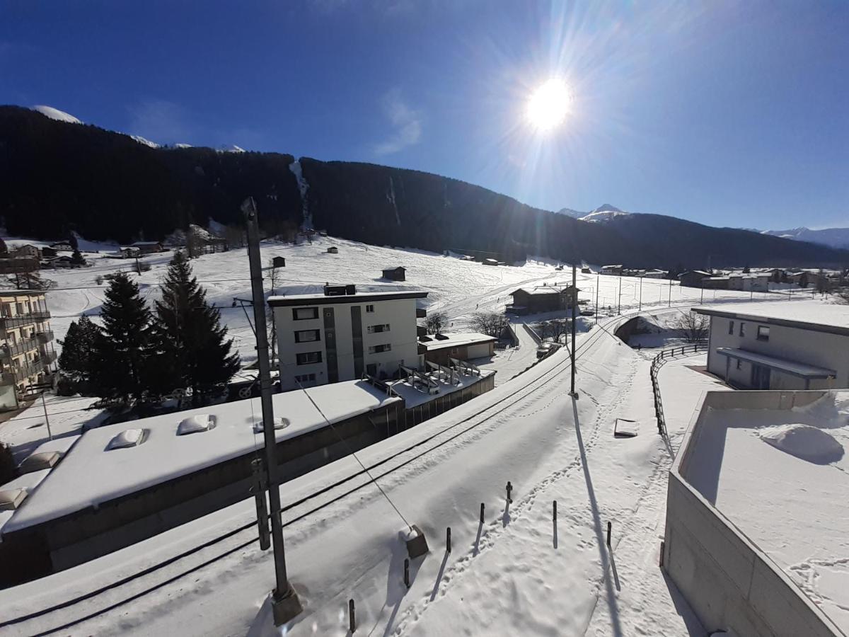 Agrimonia - Moebilierte Ferienwohnung Mit Balkon Davos Exterior foto