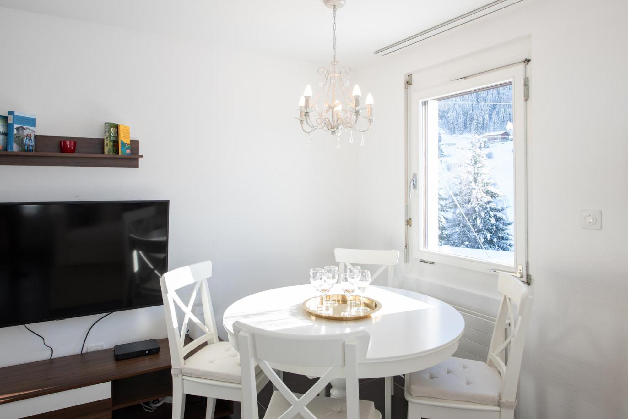 Agrimonia - Moebilierte Ferienwohnung Mit Balkon Davos Exterior foto